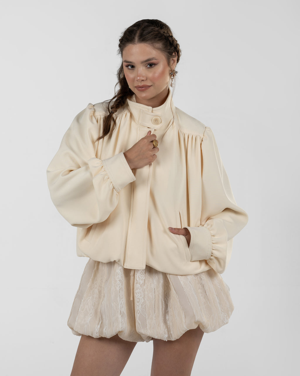 Refined Off-White Balloon Turtleneck Jacket