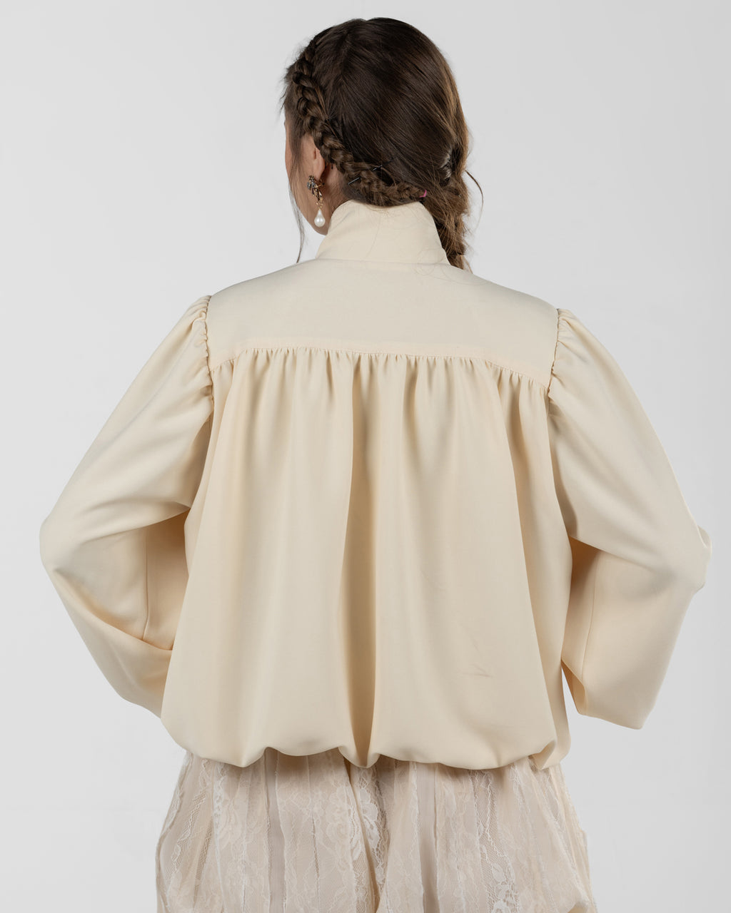 Refined Off-White Balloon Turtleneck Jacket