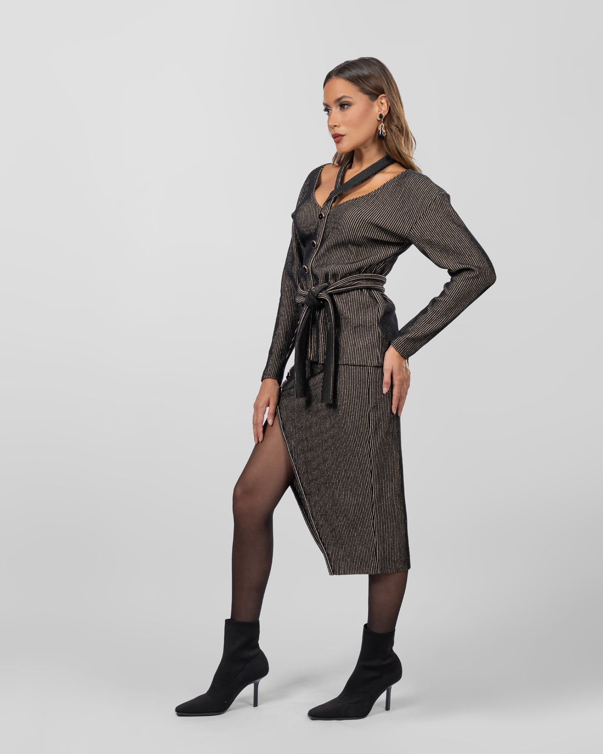 Dress with belt and button details