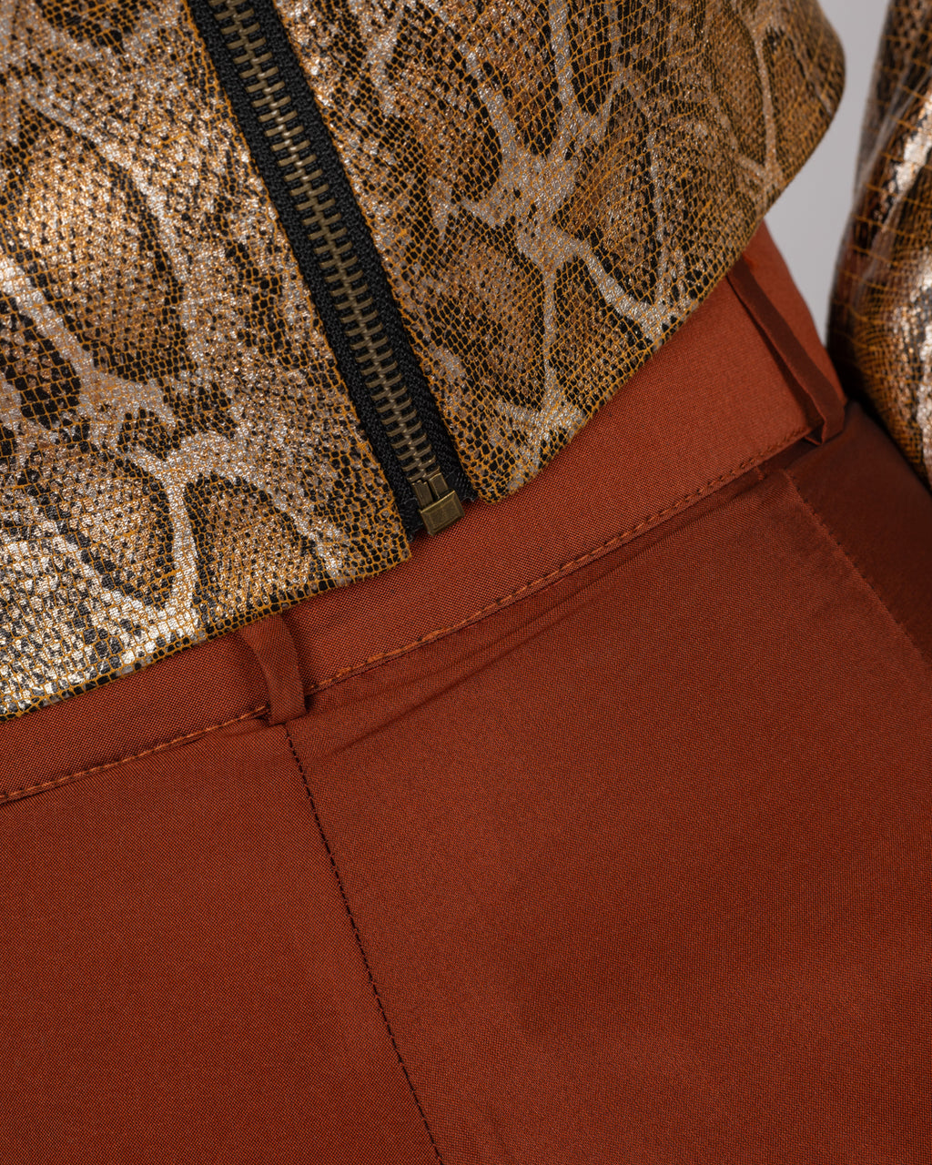 Serpent-Effect Top