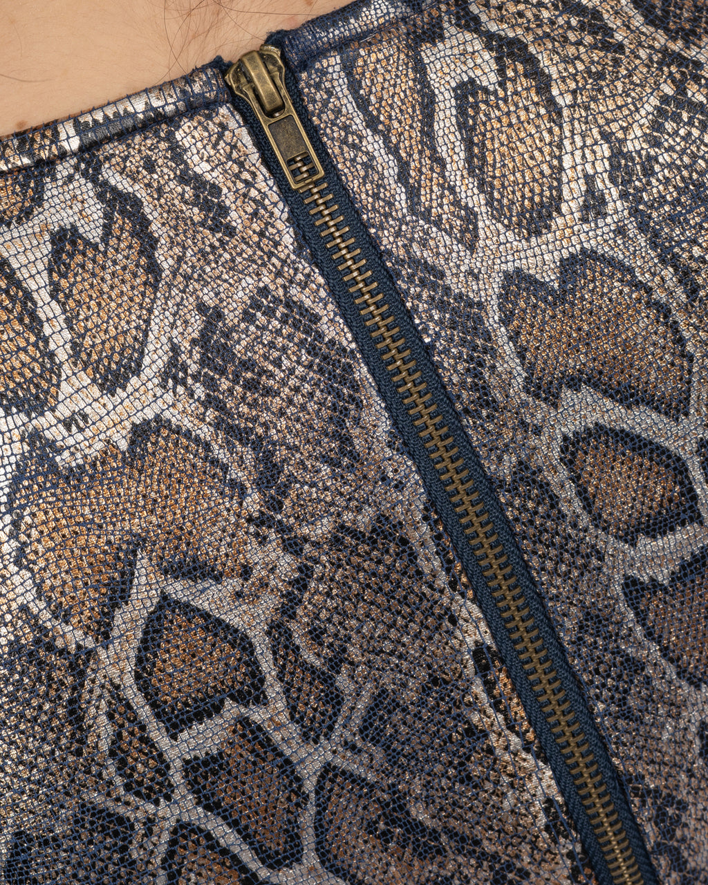 Serpent-Effect Top