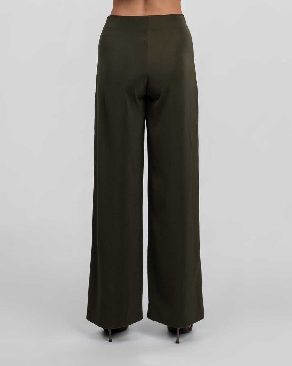 Luxurious olive crepe trousers
